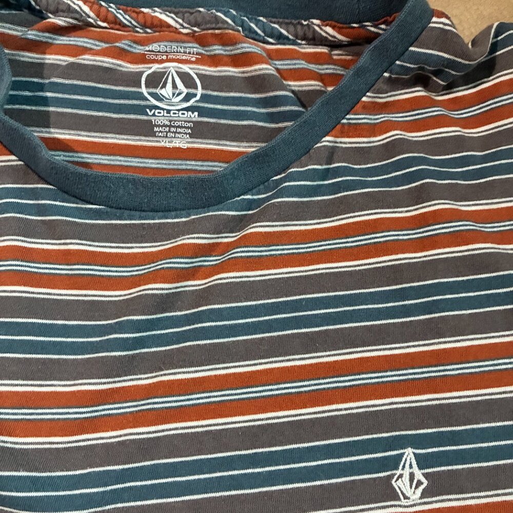 Volcom Skateboard T Shirt XL Modern Fit - Picture 3 of 3
